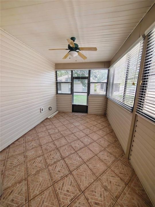 For Sale: $264,500 (3 beds, 2 baths, 1380 Square Feet)