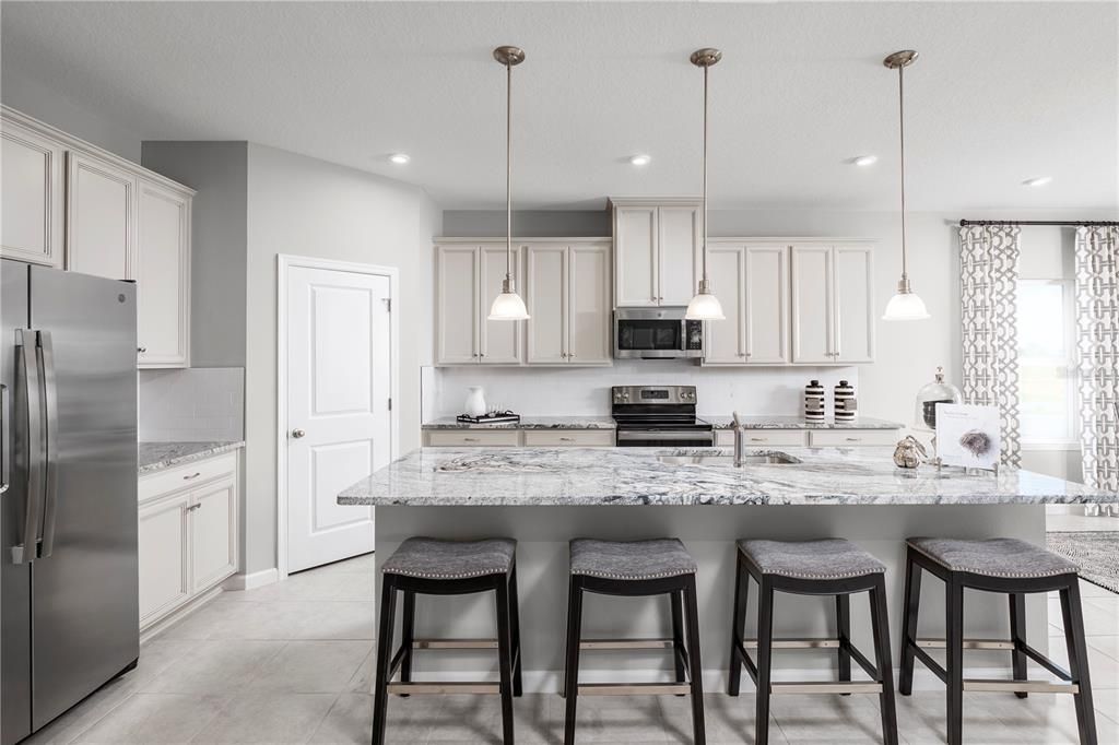 For Sale: $598,650 (4 beds, 3 baths, 2551 Square Feet)