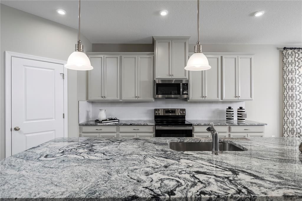 For Sale: $598,650 (4 beds, 3 baths, 2551 Square Feet)