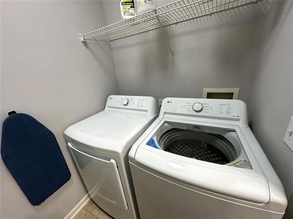 В аренду: $2,100 (3 спален, 2 ванн, 1270 Квадратных фут)