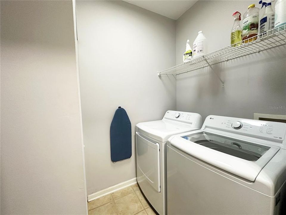 В аренду: $2,100 (3 спален, 2 ванн, 1270 Квадратных фут)