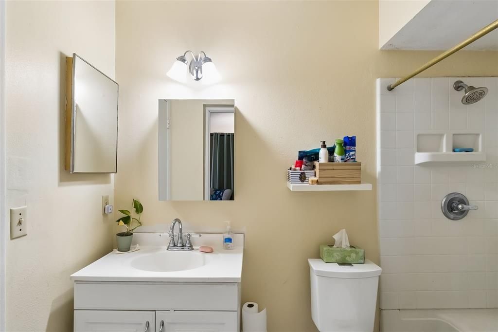 En Venta: $325,000 (4 camas, 3 baños, 1624 Pies cuadrados)