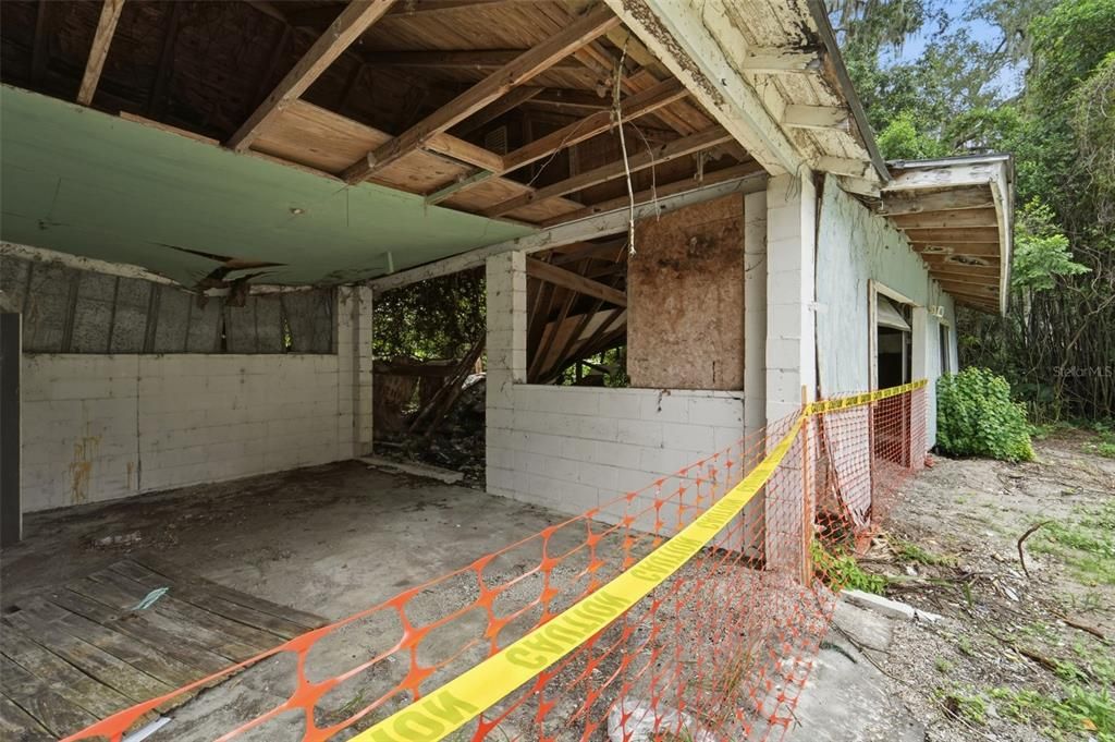For Sale: $125,000 (2 beds, 1 baths, 1242 Square Feet)