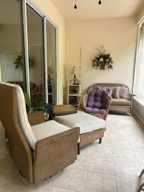В аренду: $2,500 (2 спален, 2 ванн, 1528 Квадратных фут)