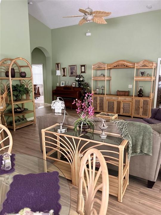 В аренду: $2,500 (2 спален, 2 ванн, 1528 Квадратных фут)
