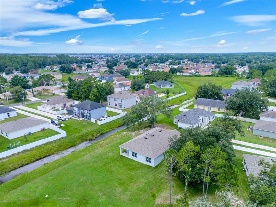 На продажу: $332,000 (4 спален, 2 ванн, 1872 Квадратных фут)