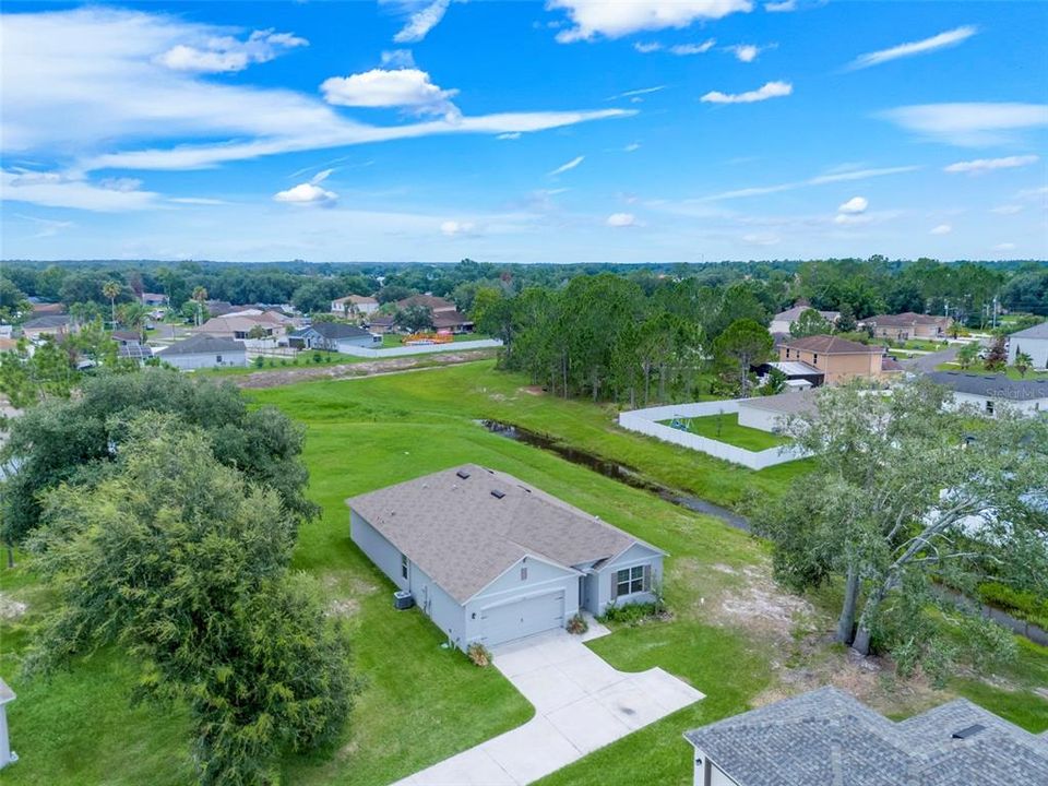 На продажу: $332,000 (4 спален, 2 ванн, 1872 Квадратных фут)