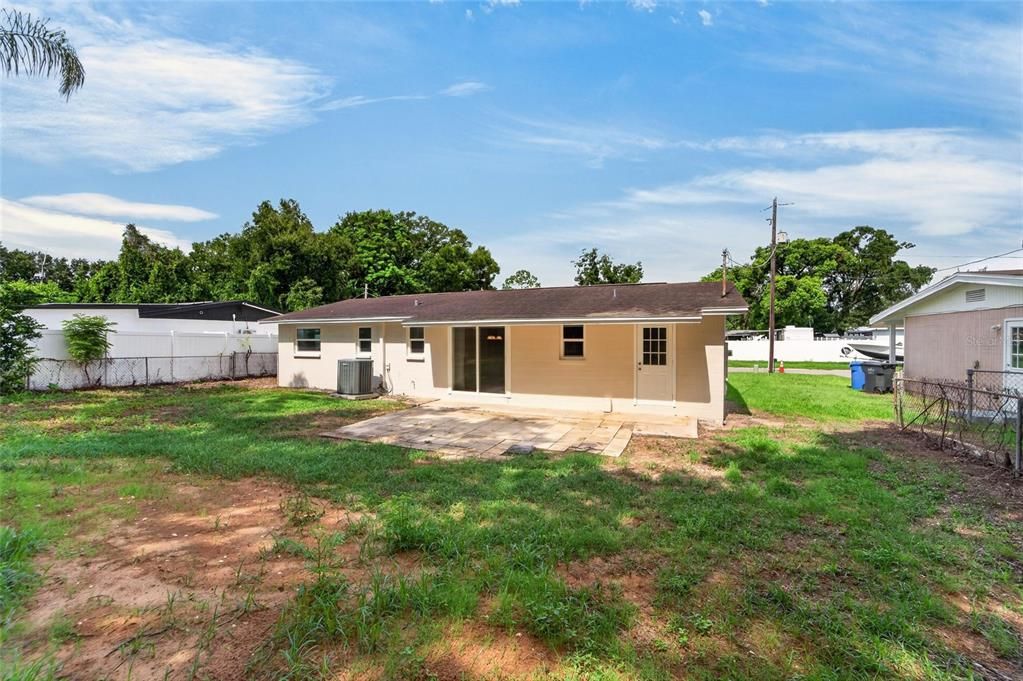 For Sale: $325,000 (3 beds, 2 baths, 1152 Square Feet)