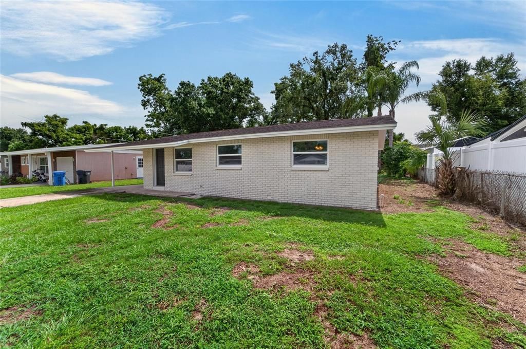 For Sale: $325,000 (3 beds, 2 baths, 1152 Square Feet)