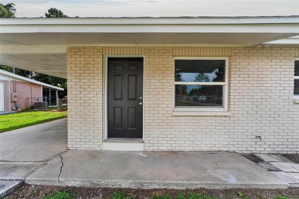 For Sale: $325,000 (3 beds, 2 baths, 1152 Square Feet)