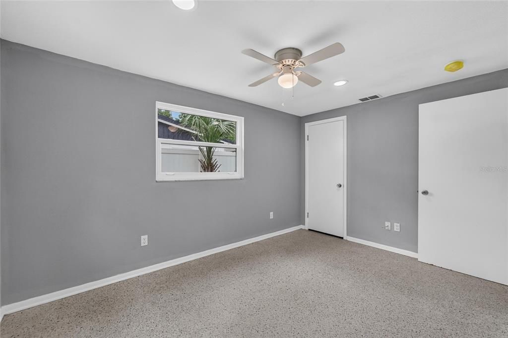 For Sale: $325,000 (3 beds, 2 baths, 1152 Square Feet)