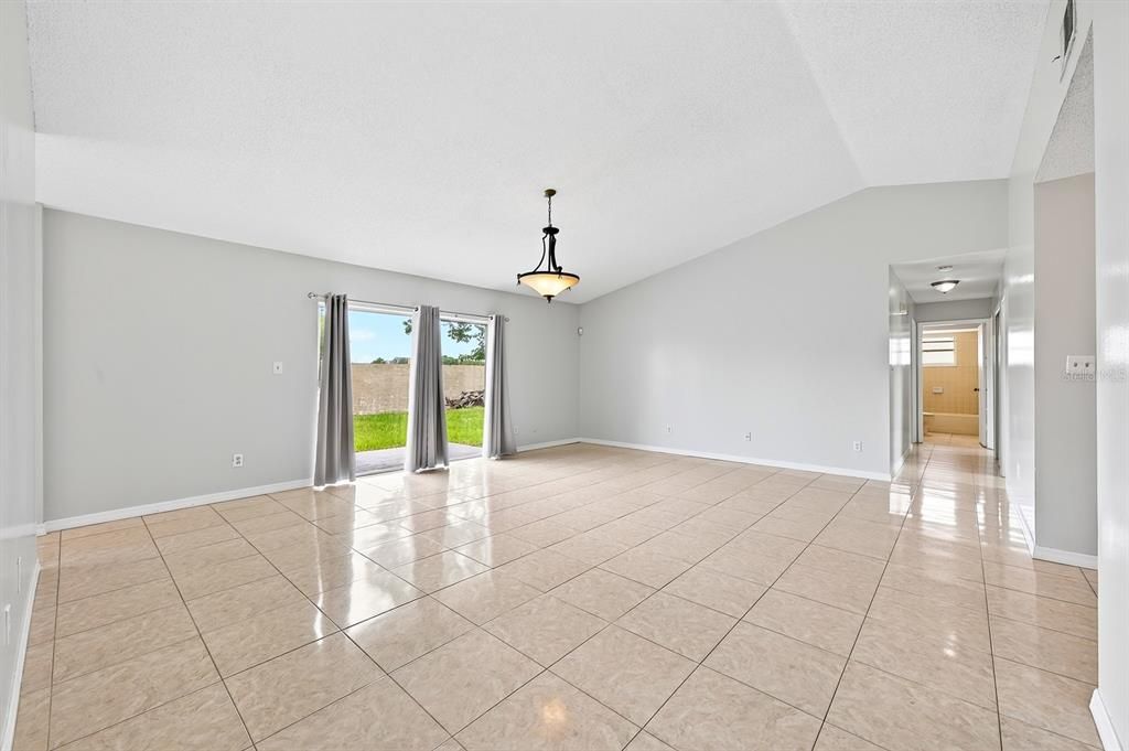 For Sale: $369,900 (3 beds, 2 baths, 1514 Square Feet)