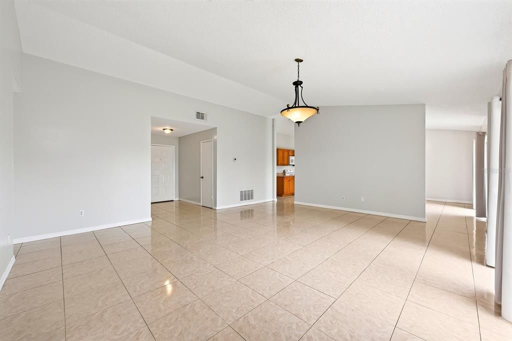 For Sale: $369,900 (3 beds, 2 baths, 1514 Square Feet)