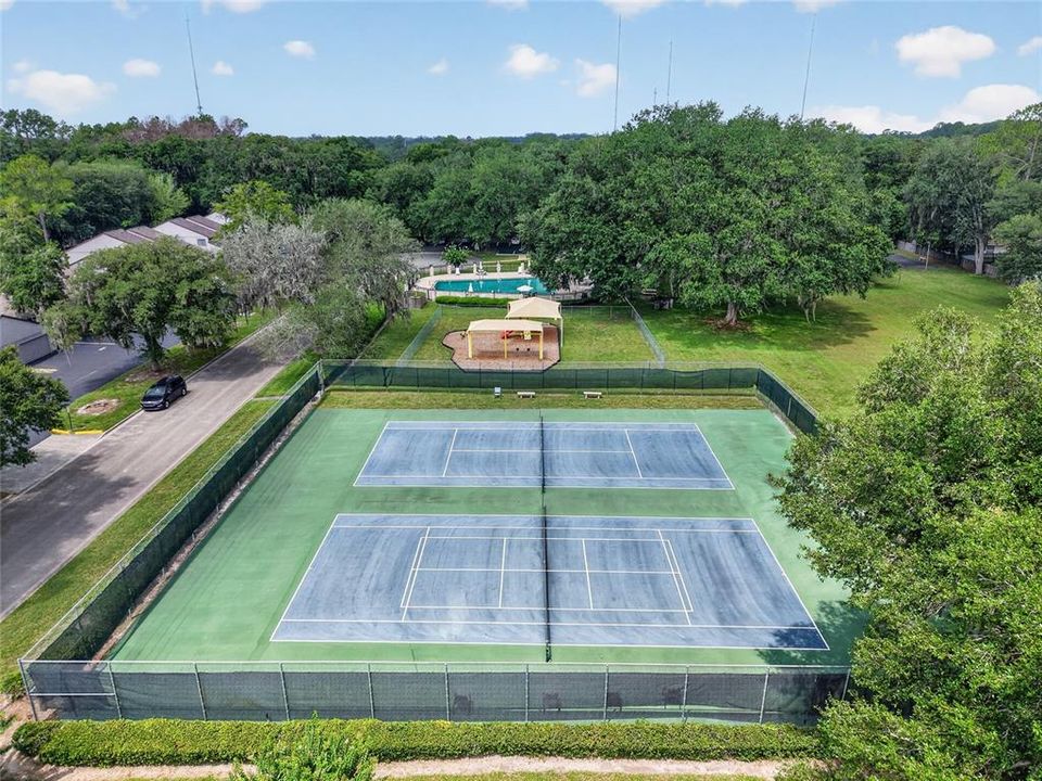 For Sale: $269,900 (2 beds, 2 baths, 1394 Square Feet)