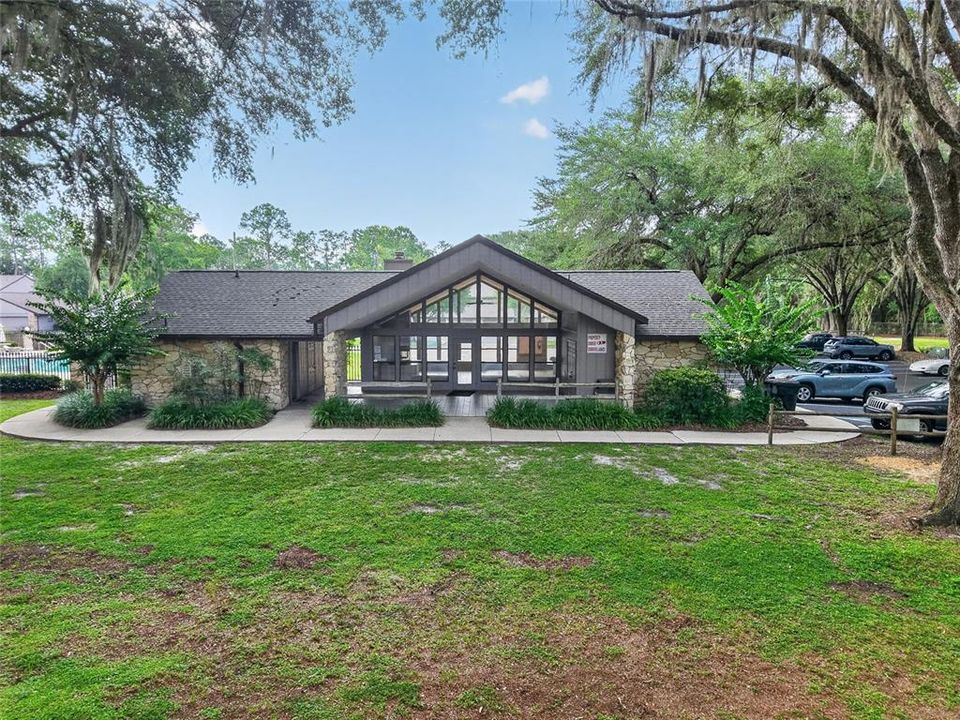 For Sale: $269,900 (2 beds, 2 baths, 1394 Square Feet)
