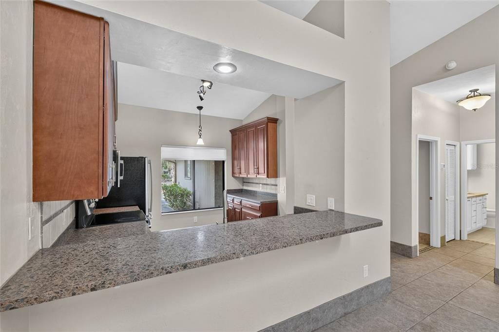 For Sale: $269,900 (2 beds, 2 baths, 1394 Square Feet)