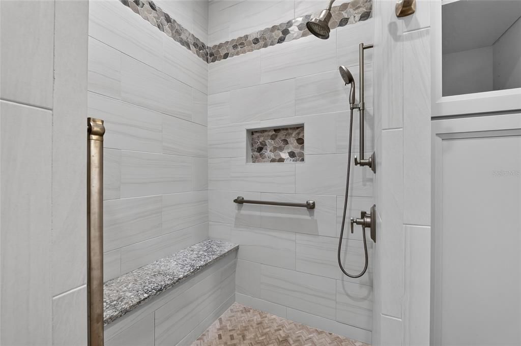For Sale: $269,900 (2 beds, 2 baths, 1394 Square Feet)