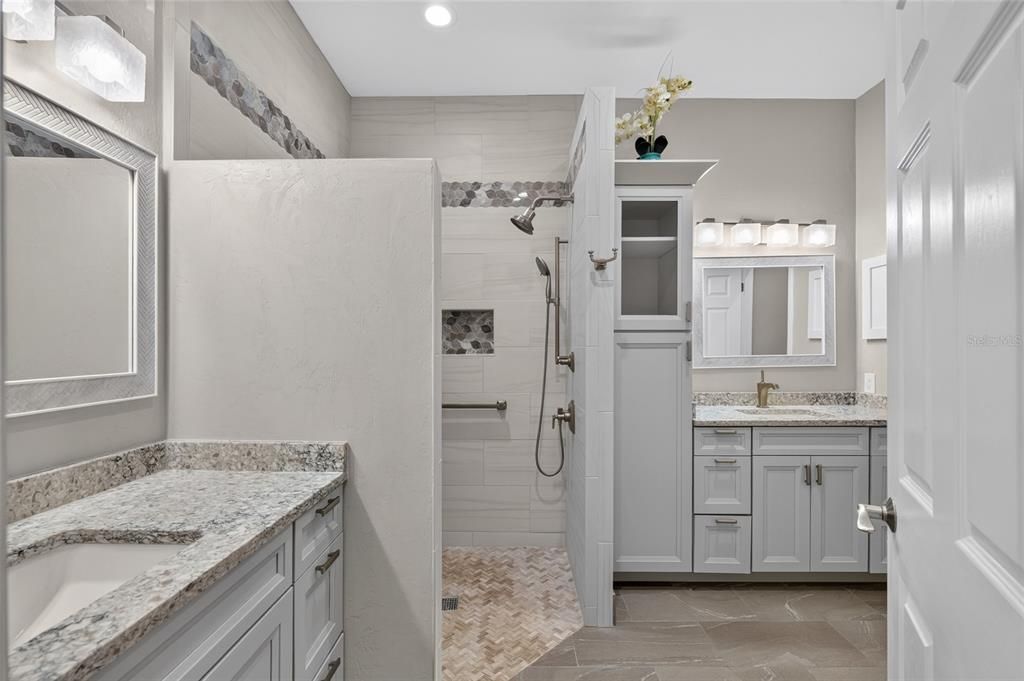 For Sale: $269,900 (2 beds, 2 baths, 1394 Square Feet)