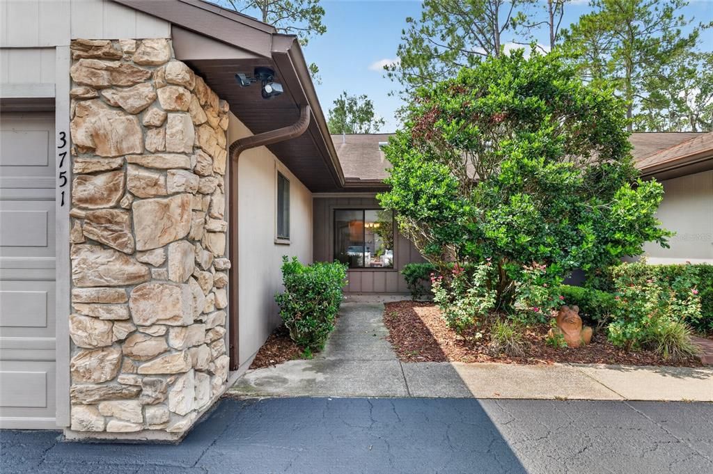 For Sale: $269,900 (2 beds, 2 baths, 1394 Square Feet)