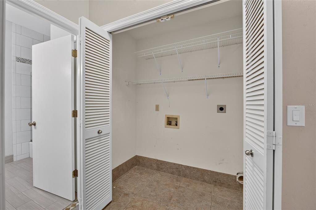 For Sale: $269,900 (2 beds, 2 baths, 1394 Square Feet)