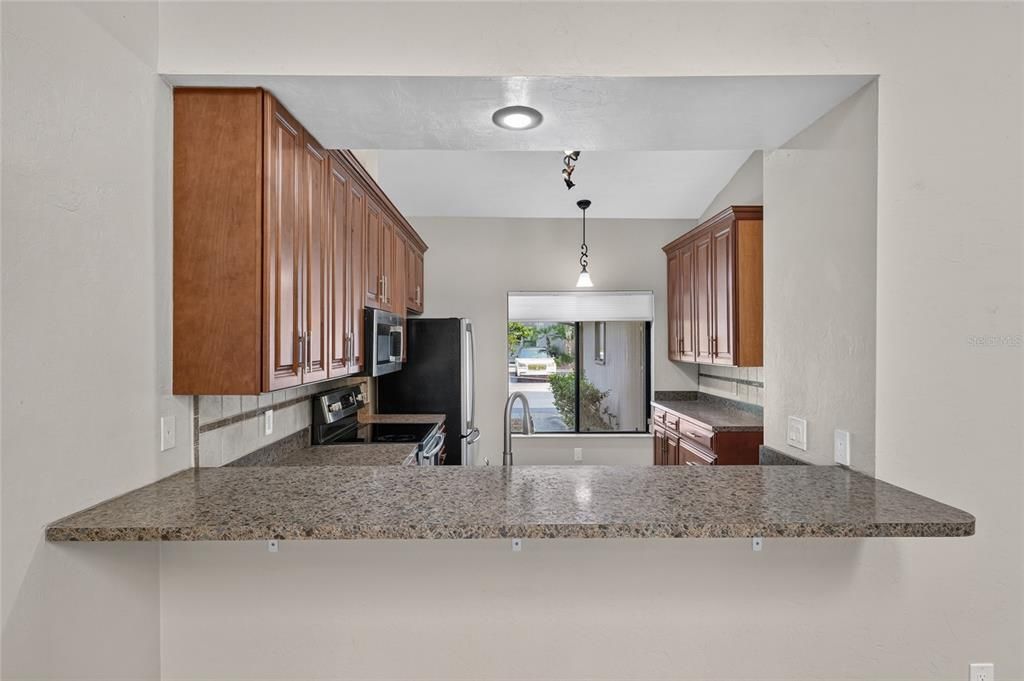For Sale: $269,900 (2 beds, 2 baths, 1394 Square Feet)
