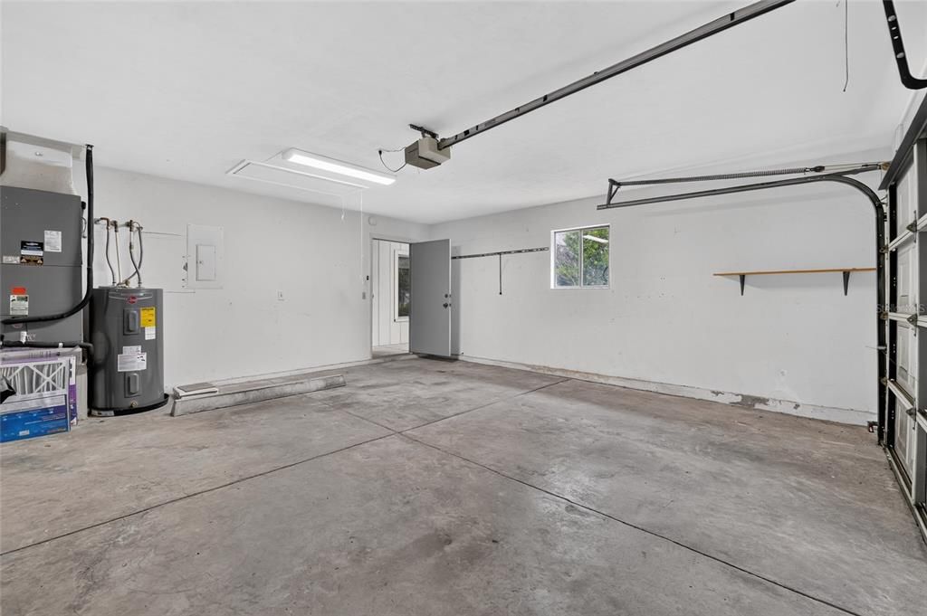 For Sale: $269,900 (2 beds, 2 baths, 1394 Square Feet)