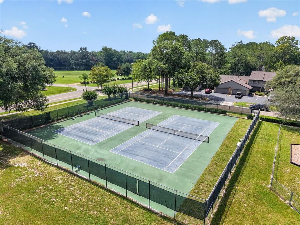 For Sale: $269,900 (2 beds, 2 baths, 1394 Square Feet)