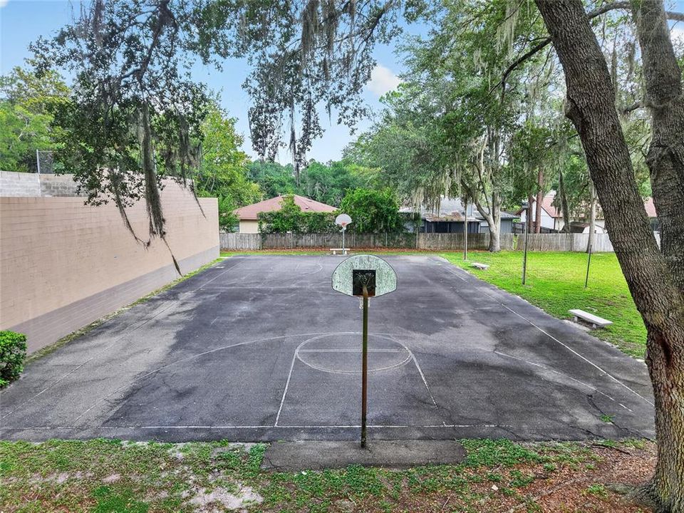 For Sale: $269,900 (2 beds, 2 baths, 1394 Square Feet)