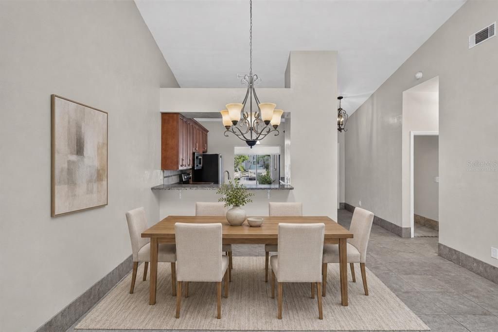 For Sale: $269,900 (2 beds, 2 baths, 1394 Square Feet)