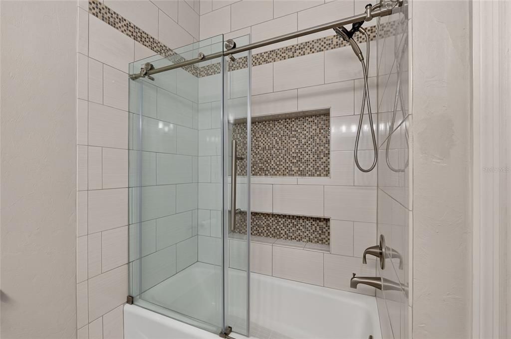 For Sale: $269,900 (2 beds, 2 baths, 1394 Square Feet)