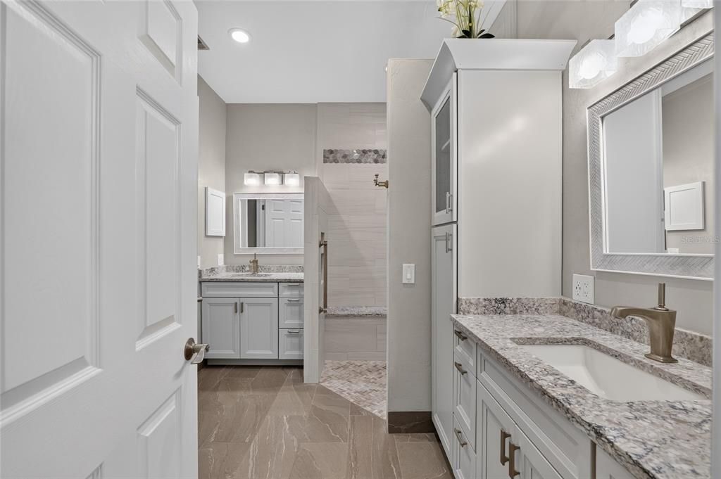 For Sale: $269,900 (2 beds, 2 baths, 1394 Square Feet)