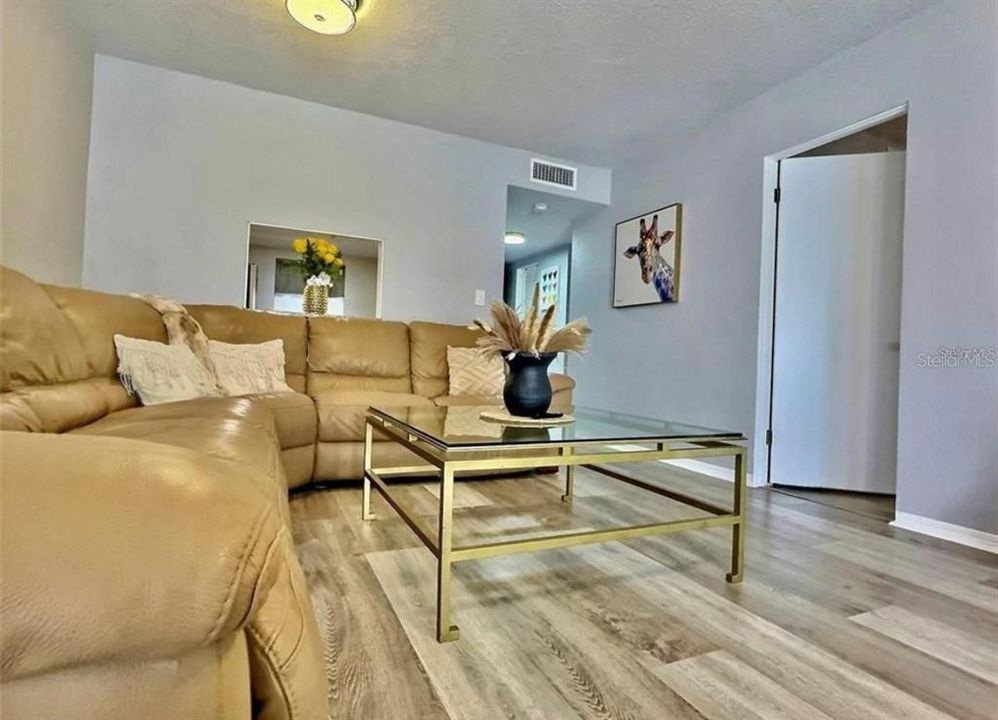На продажу: $119,500 (1 спален, 1 ванн, 780 Квадратных фут)
