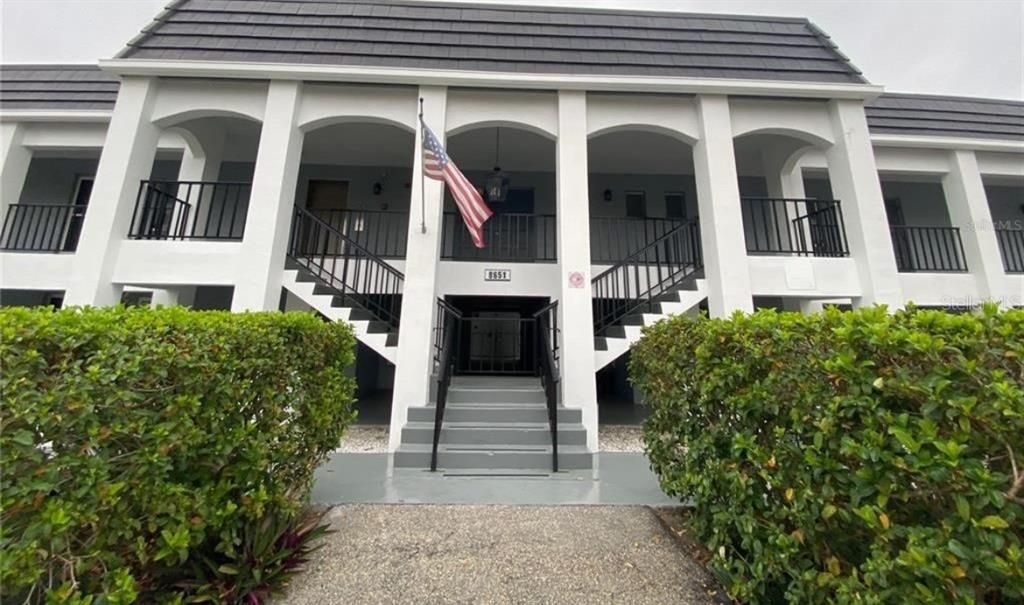 Active With Contract: $116,900 (1 beds, 1 baths, 780 Square Feet)