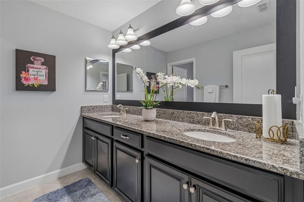 En Venta: $499,900 (5 camas, 3 baños, 3914 Pies cuadrados)