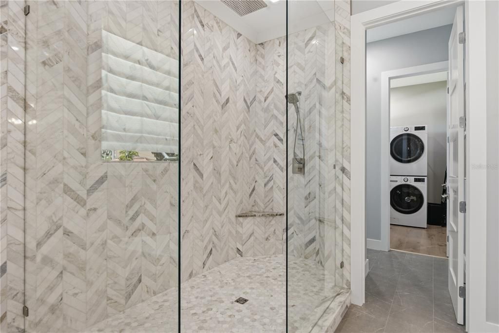 En Venta: $3,990,000 (5 camas, 4 baños, 4910 Pies cuadrados)