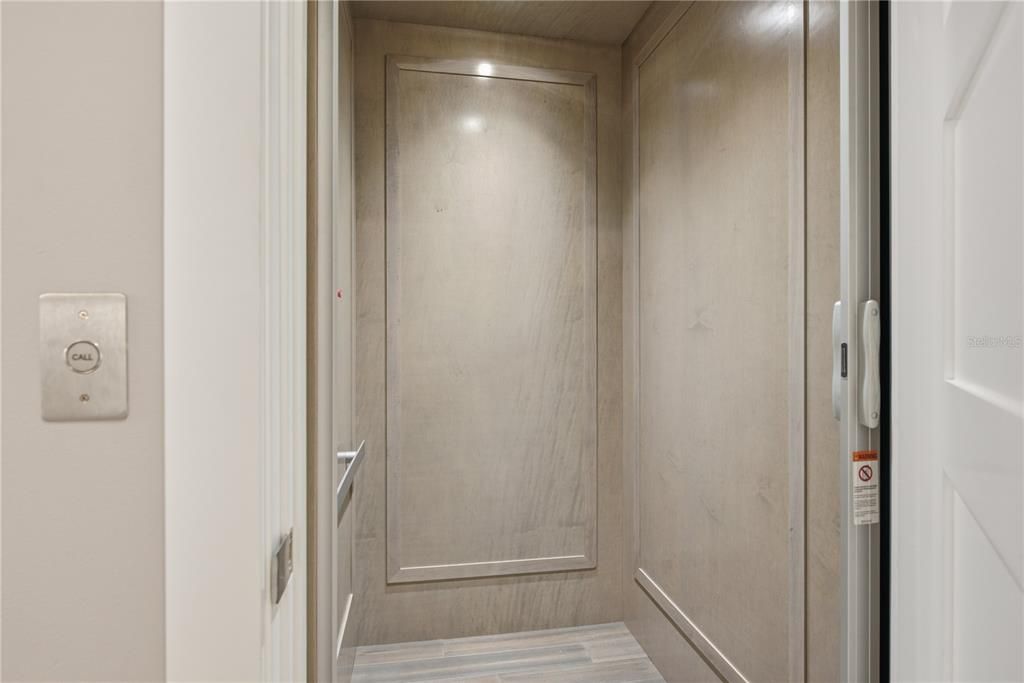 En Venta: $3,990,000 (5 camas, 4 baños, 4910 Pies cuadrados)