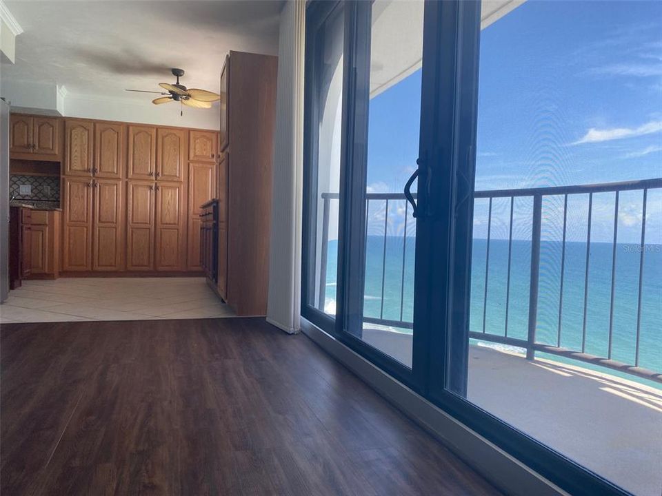 For Sale: $439,000 (2 beds, 2 baths, 1900 Square Feet)