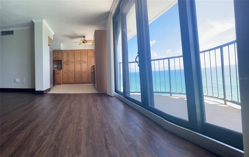 For Sale: $439,000 (2 beds, 2 baths, 1900 Square Feet)