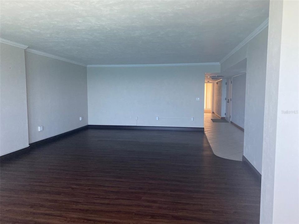 For Sale: $439,000 (2 beds, 2 baths, 1900 Square Feet)
