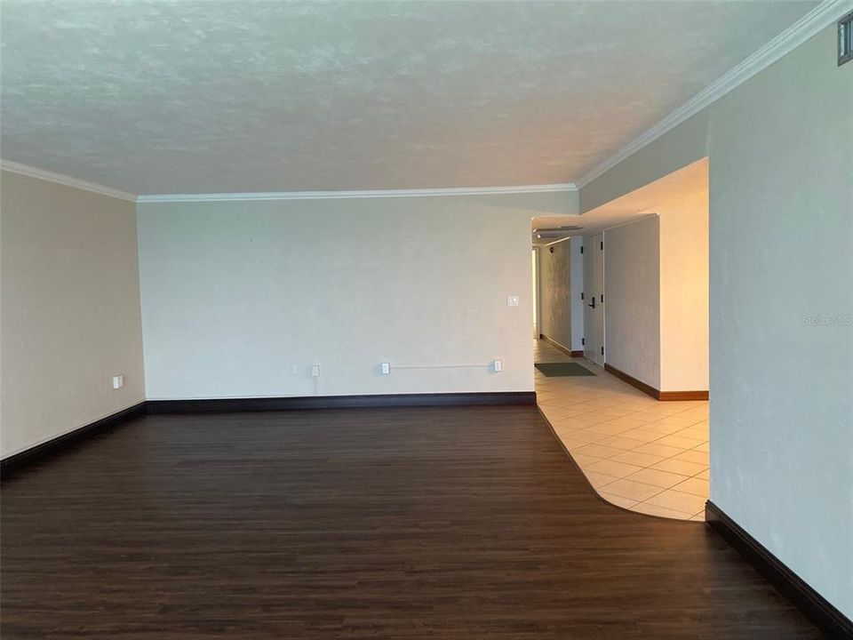 For Sale: $439,000 (2 beds, 2 baths, 1900 Square Feet)