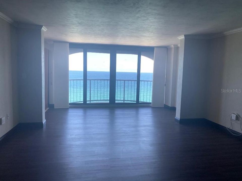 For Sale: $439,000 (2 beds, 2 baths, 1900 Square Feet)