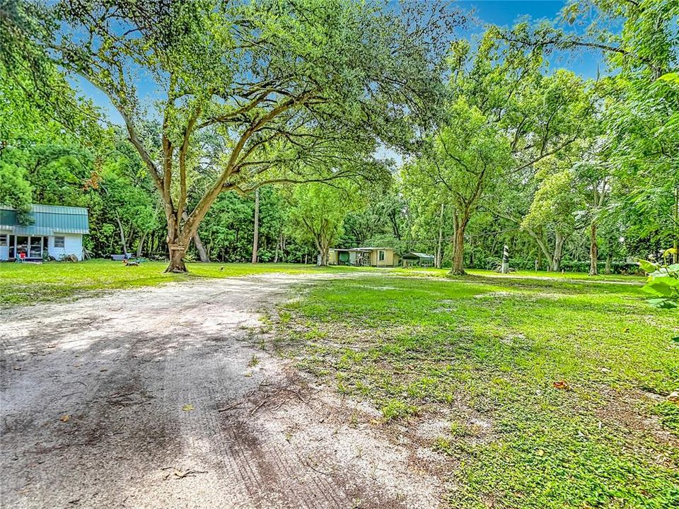 待售: $324,900 (1.42 acres)