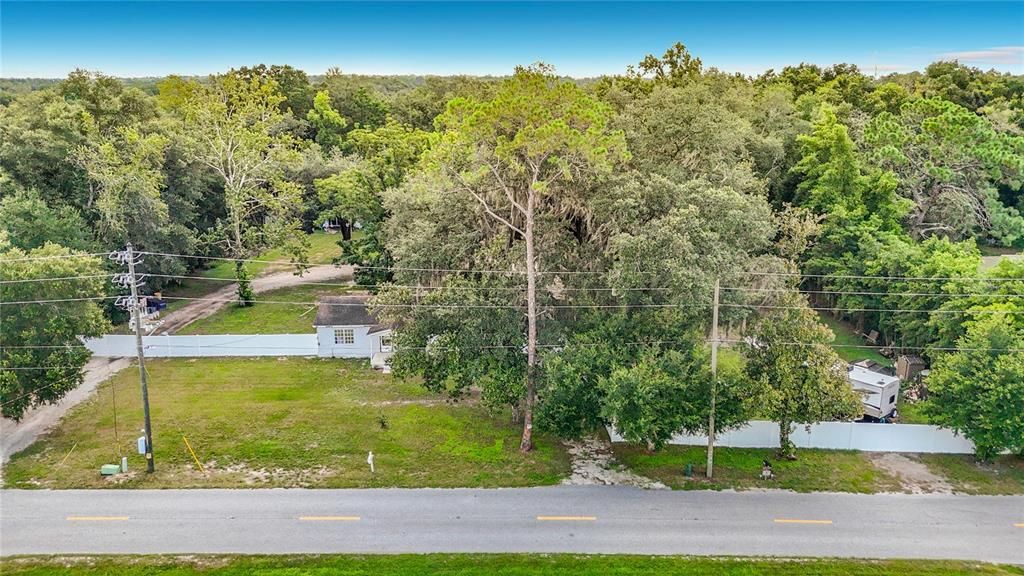 待售: $324,900 (1.42 acres)