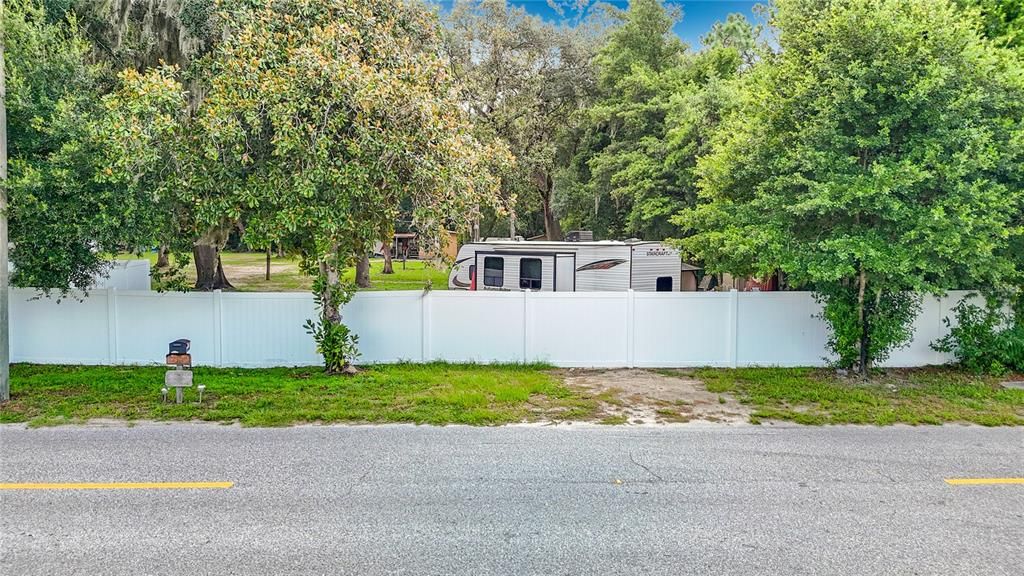待售: $324,900 (1.42 acres)