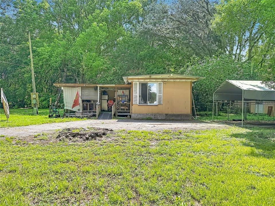 待售: $324,900 (1.42 acres)