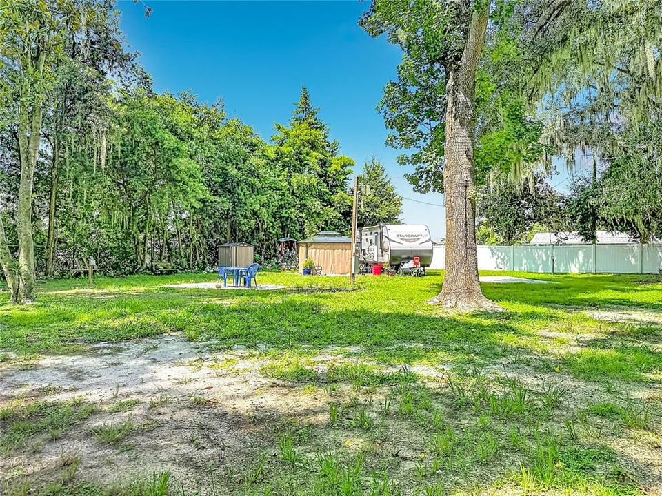 待售: $324,900 (1.42 acres)