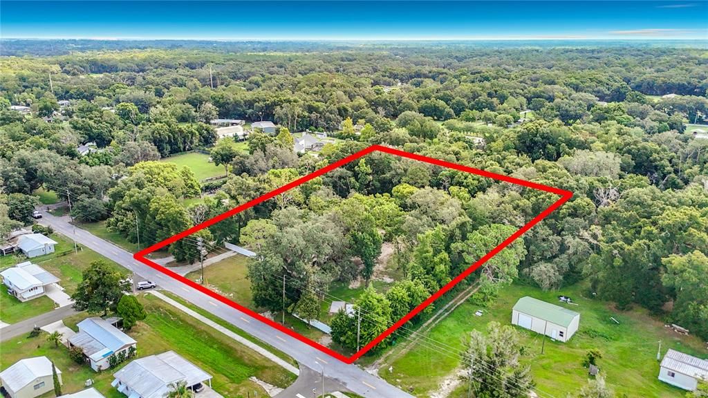 待售: $324,900 (1.42 acres)