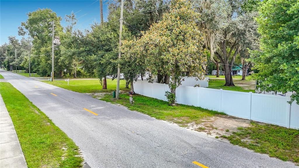 待售: $324,900 (1.42 acres)