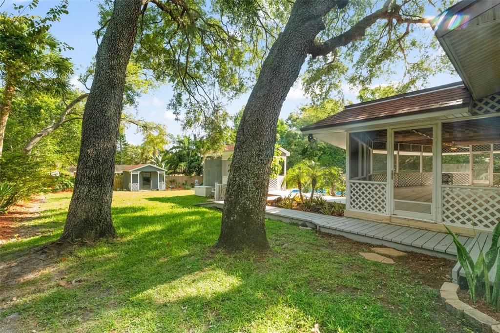 Activo con contrato: $640,000 (3 camas, 2 baños, 2123 Pies cuadrados)