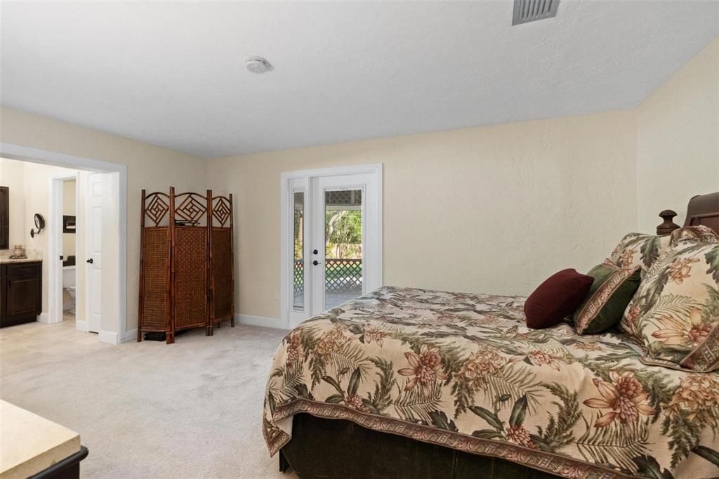 Activo con contrato: $640,000 (3 camas, 2 baños, 2123 Pies cuadrados)